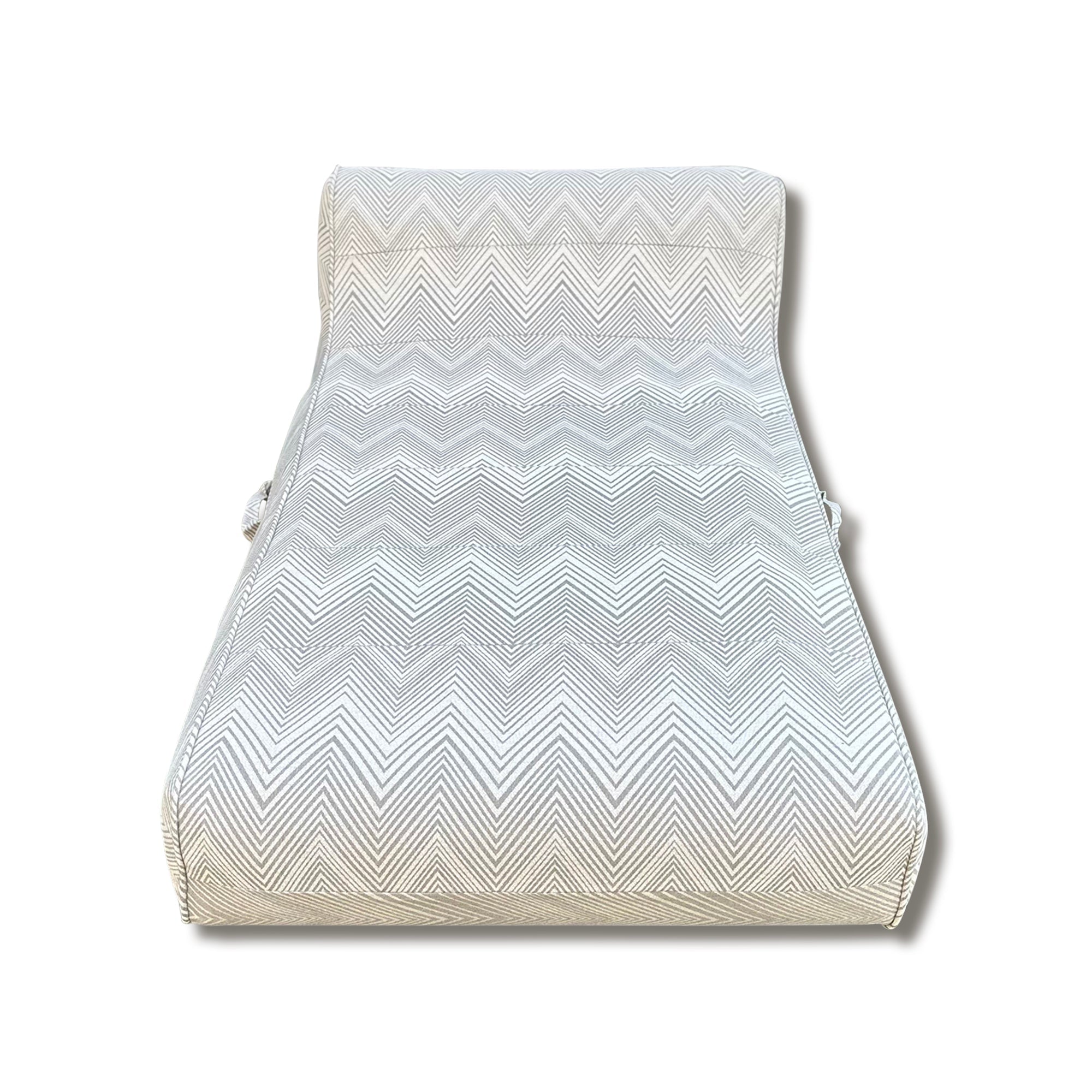 Luxe Linen-Like Inflatable Pool Lounge-Oyster Zag